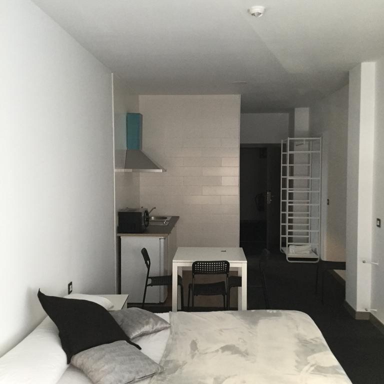Room And Kitchen Bilbao Exterior photo